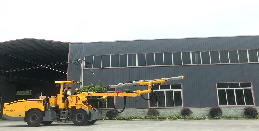 【硬核實力】鉆神發(fā)貨ZML160鉆機和DW801臺車分別運往廣西、浙江